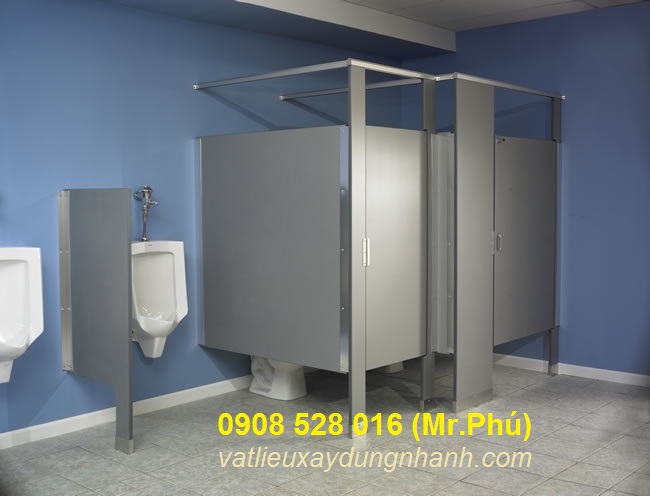 tam-van-xi-mang-lam-vach-ngan-toilet